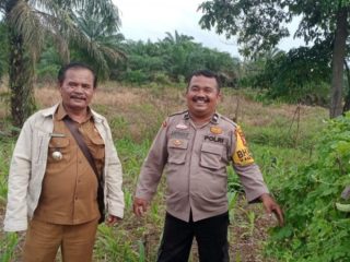 BHABINKAMTIBMAS LAKSANAKAN KEGIATAN DOOR TO DOOR SYSTEM (DDS) DAN SAMBANG WARGA DI DESA TALANG TUJUH BUAH TANGGA